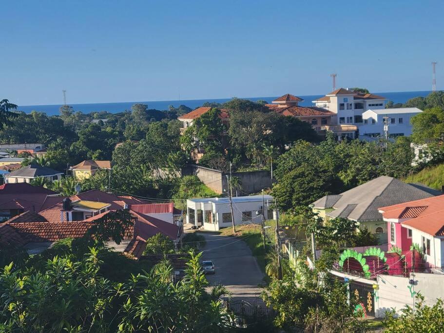 Linda, Cerca De Todo, Parqueo, Patio, Netflix Villa La Ceiba Dış mekan fotoğraf